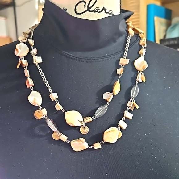 Dual strand shell and bead graduated necklace - Picture 2 of 6